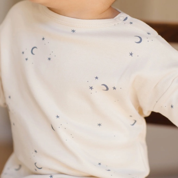 Quincy Mae Long Sleeved Moons Tee, NWT, 6-12M - Picture 2 of 7
